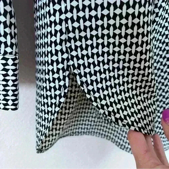 TALBOTS Women Slippery Polyester Blouse Long Sleeve Black White Geometric Print - Picture 8 of 11